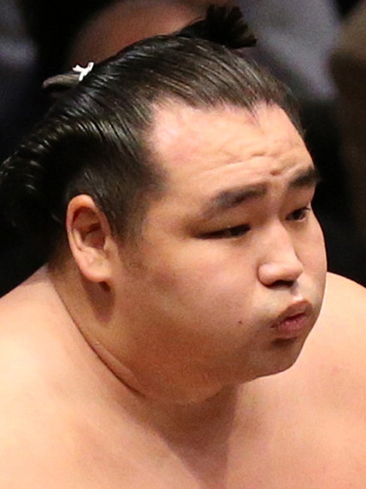 【画像・写真】鶴竜が休場、右足故障…調子戻らず　昨年九州場所に続き