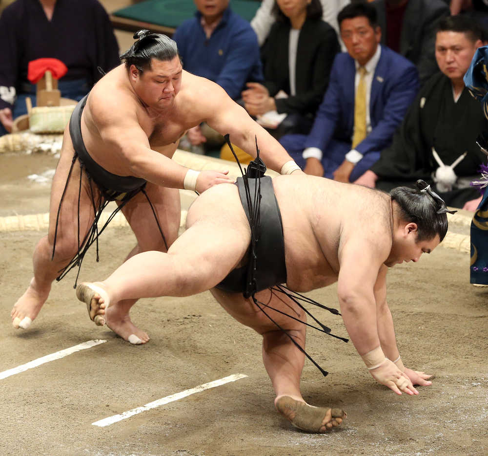 【画像・写真】両大関●　高安４敗、豪栄５敗…ともに突き落としに屈す