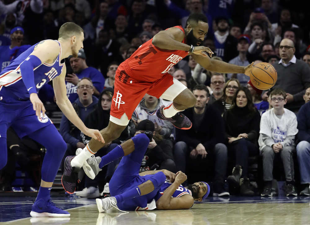 【画像・写真】ウォリアーズのトンプソンが新記録を樹立　３点シュートを１０本連続で成功　チームは８連勝