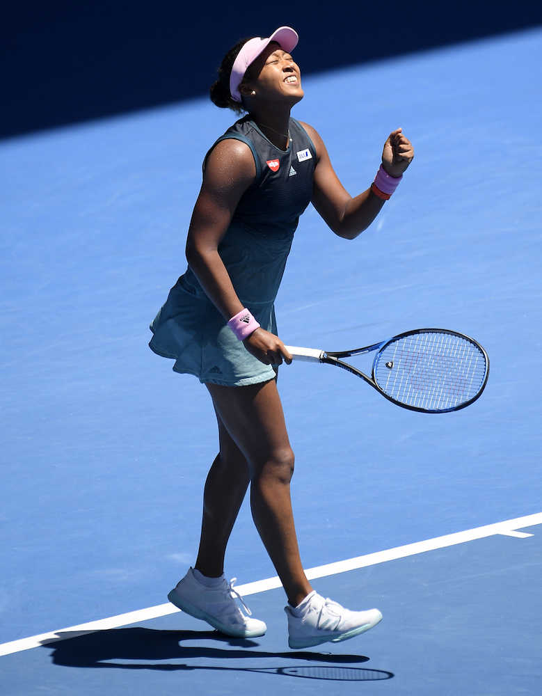 【画像・写真】大坂に聞く　準々決勝へ「次も我慢強く」「違った戦い」