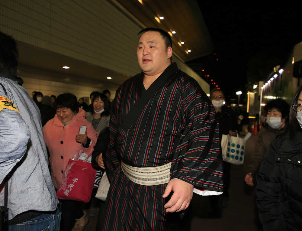【画像・写真】白鵬、玉鷲に敗れて２連敗　２敗でトップ並走…３敗で追う貴景勝ら