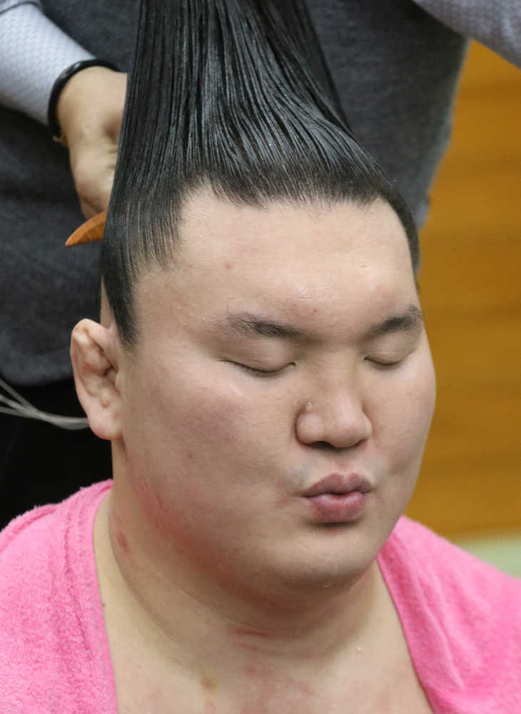 【画像・写真】白鵬　まさかの連敗に渋い顔「詰めが甘い…」