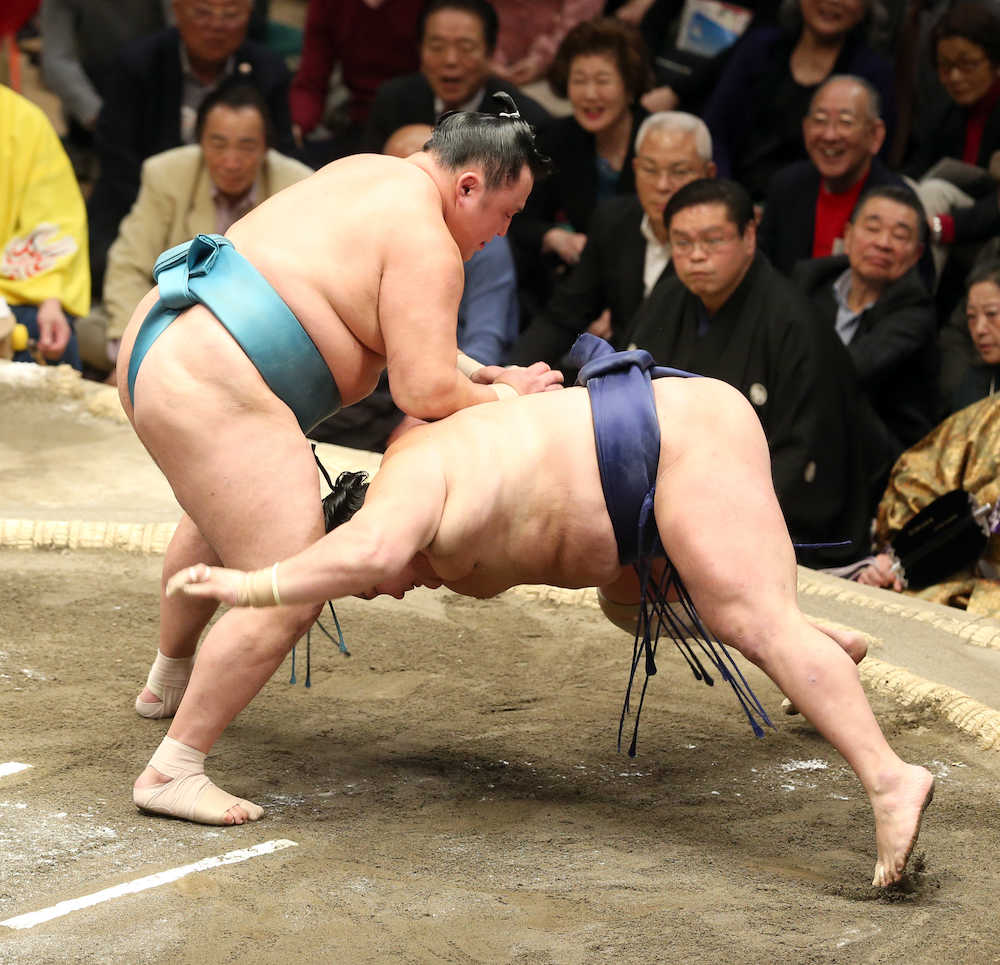 【画像・写真】玉鷲　２敗死守！北勝富士に圧勝で初Ｖ王手