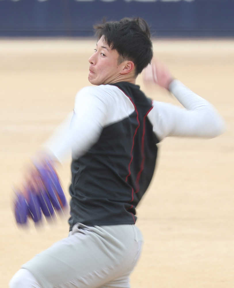 【画像・写真】キャッチボールする吉田輝（撮影・木村　揚輔）
