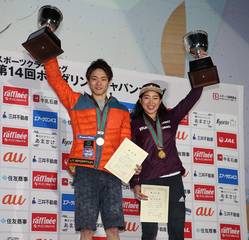 ＜第１４回ボルダリングジャパンカップ２０１９＞ともに初優勝を飾った男子の石松大晟（左）と女子の野中生萌