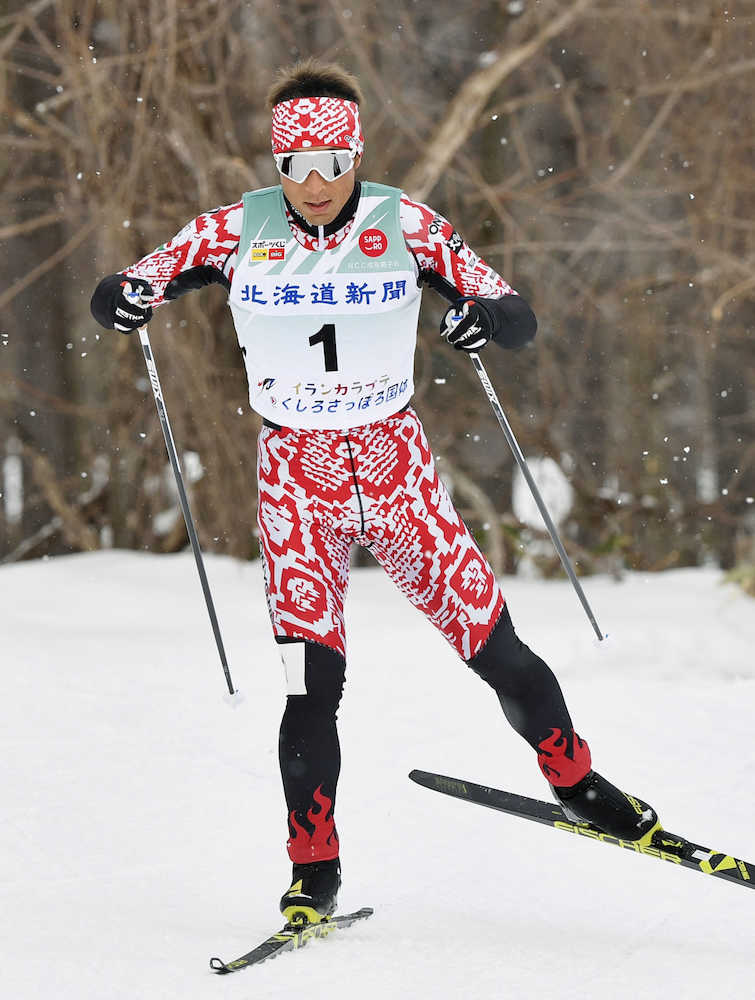 国体スキー第３日　複合成年男子Ｂで優勝した秋田・湊の後半距離＝白旗山