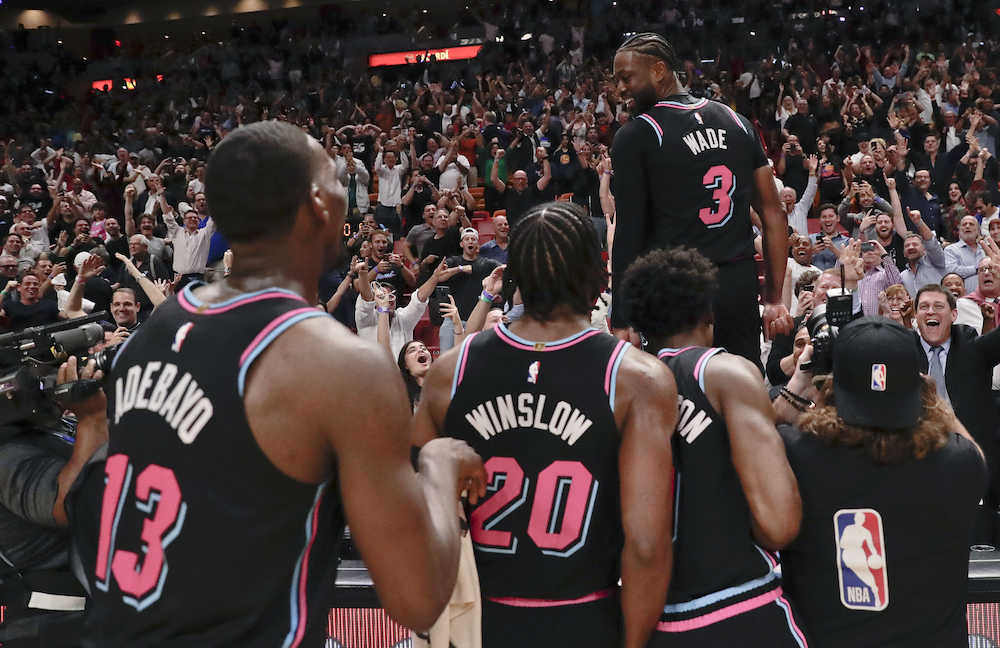 【画像・写真】ヒートのウェイドがミラクル・ブザービーター　ウォリアーズ戦で起死回生の３点シュートを成功