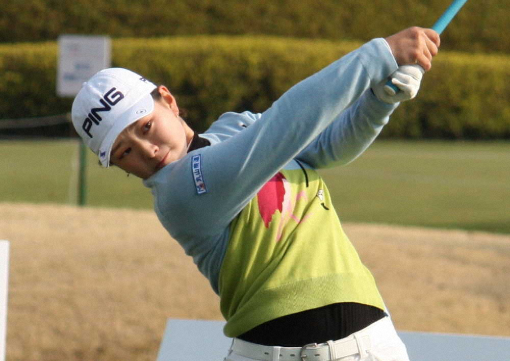 【画像・写真】吉川桃　70で単独トップ　ステップアップツアー今季第1戦