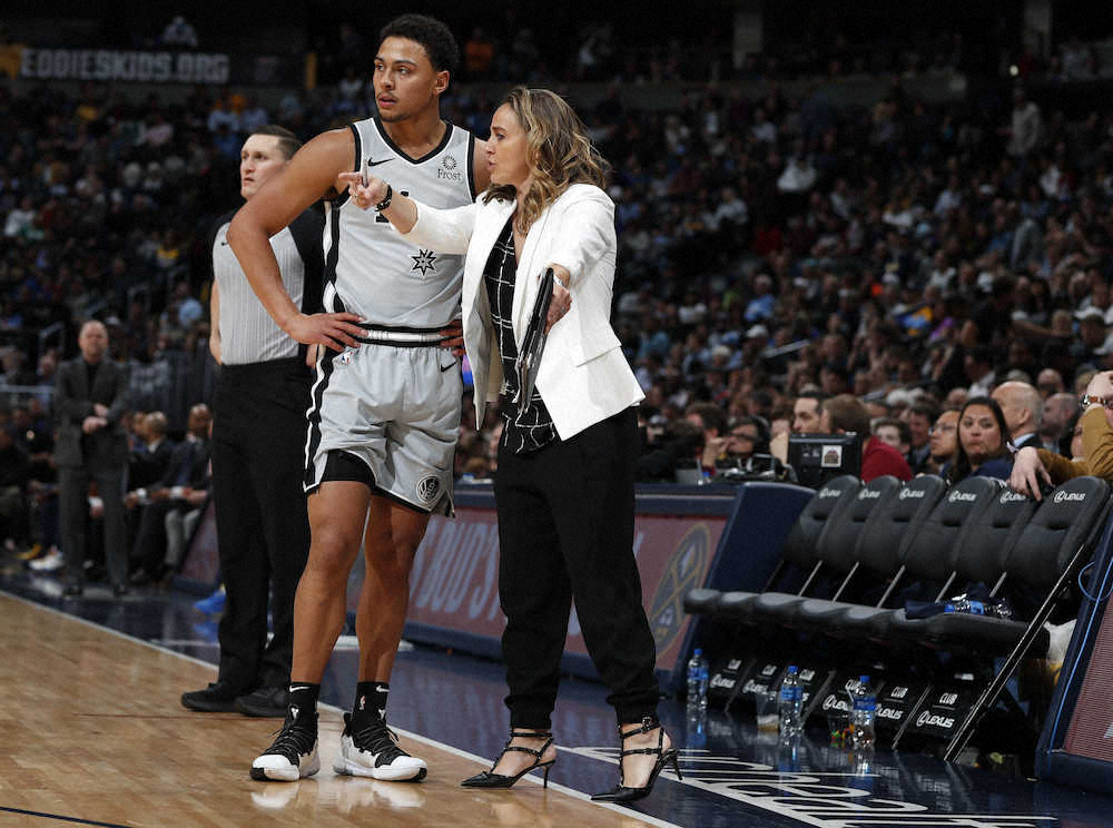 【画像・写真】W杯米国代表監督がNBA史上最速で退場　スパーズのポポビッチ監督が63秒で指揮権はく奪