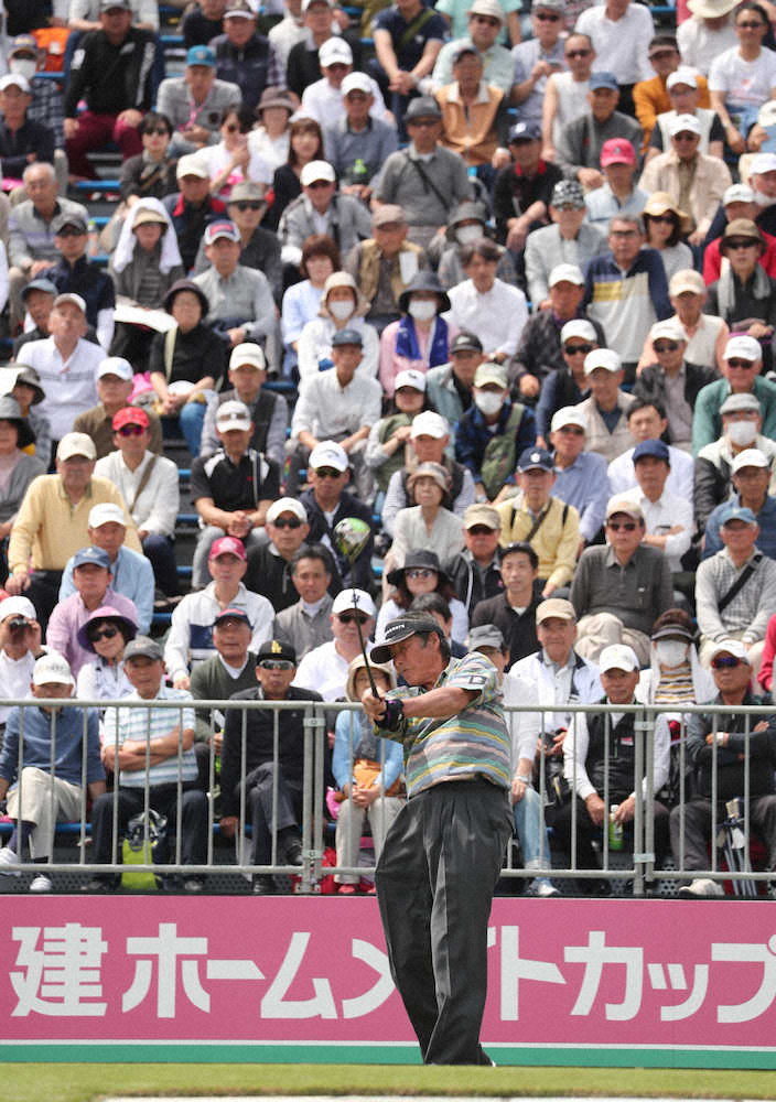 【画像・写真】尾崎将司　9オーバー、130位と大きく出遅れ　史上最年長での予選突破厳しく…