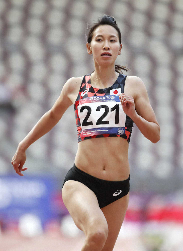 女子100メートル準決勝で敗退した福島千里＝