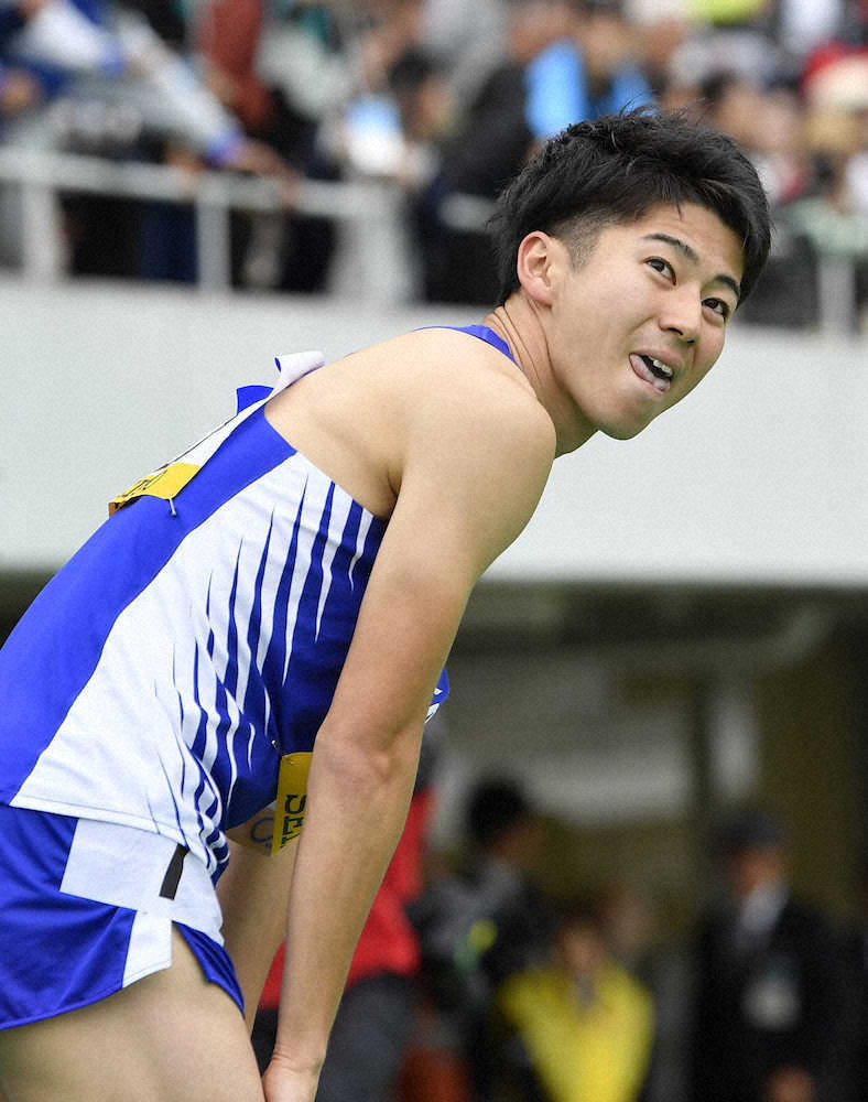 織田記念国際最終日　男子100メートル決勝、10秒21で2位に終わり、舌を出す多田