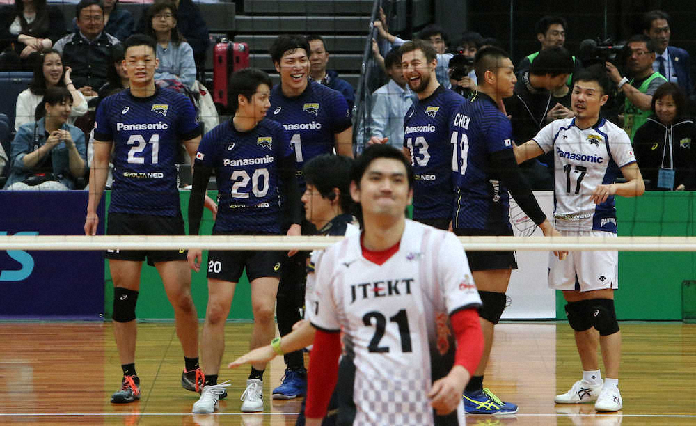 【画像・写真】男子はパナなど4強、早大敗退　女子はJTなど準決勝へ