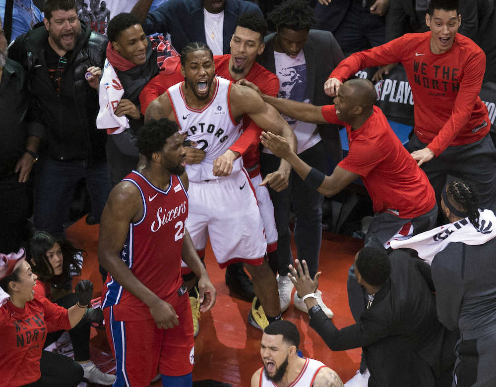 【画像・写真】ラプターズが3年ぶりに東地区決勝に進出　レナードの劇的なブザービーターで76ersを撃破