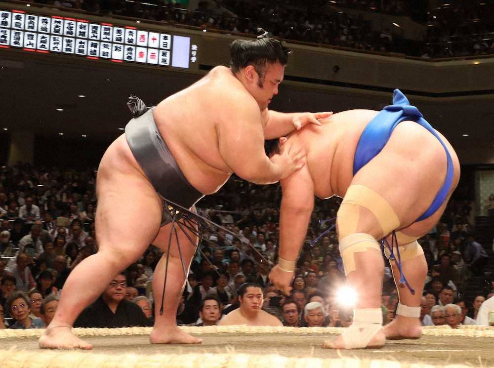 【画像・写真】貴景勝また鼻血も　好判断で琴奨菊撃破