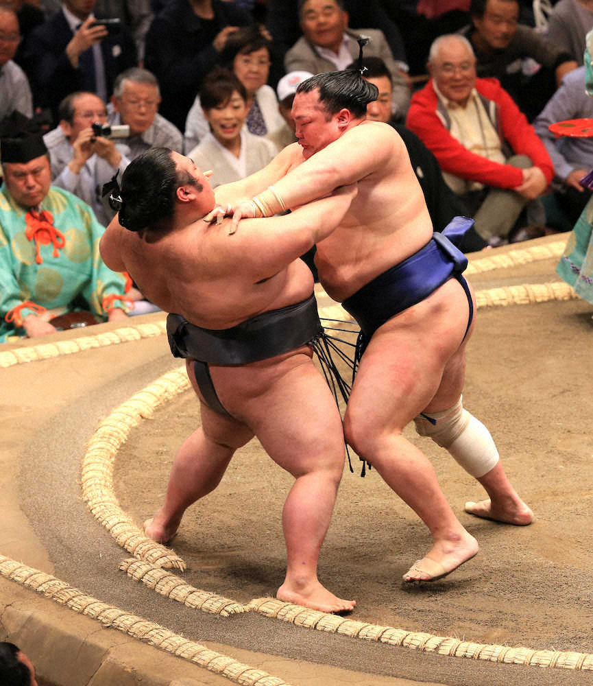 【画像・写真】３大関、貴景勝、豪栄道、高安が敗れる波乱　鶴竜３連勝