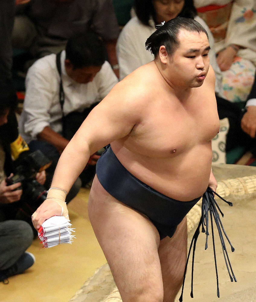 【画像・写真】鶴竜と栃ノ心が全勝守る　朝乃山は初黒星「切り替えてやりたい」