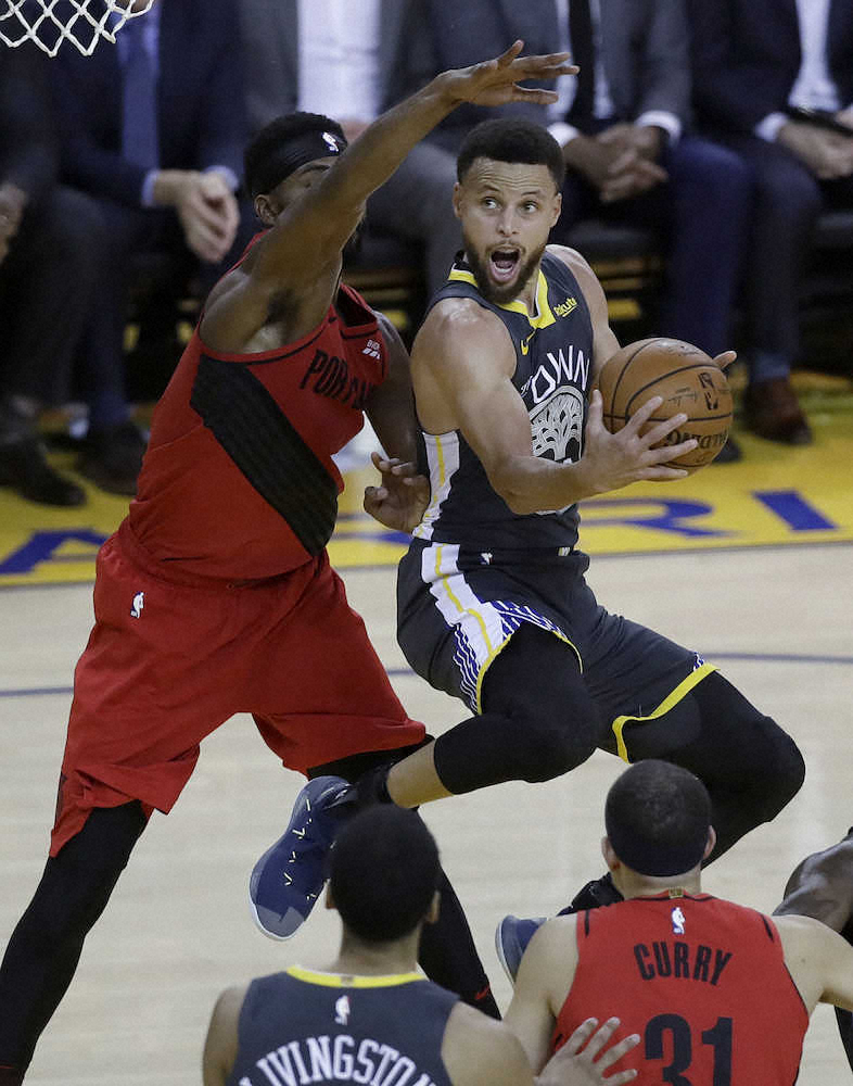 【画像・写真】ウォリアーズが連勝　カリー兄が37得点　トレイルブレイザーズのカリー弟も奮闘