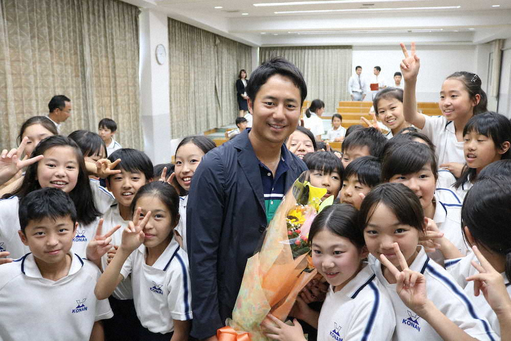 【画像・写真】小鯛竜也　約60人の児童へ向け講義　「夢は見るもの。叶えるのは夢じゃなく目標」