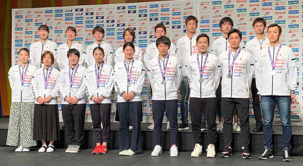 【画像・写真】バドミントン日本代表が帰国　スディルマン杯準Vに嘉村主将「全員が悔しい思い」