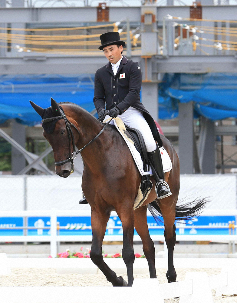 【画像・写真】馬場馬術の規定演技での大岩