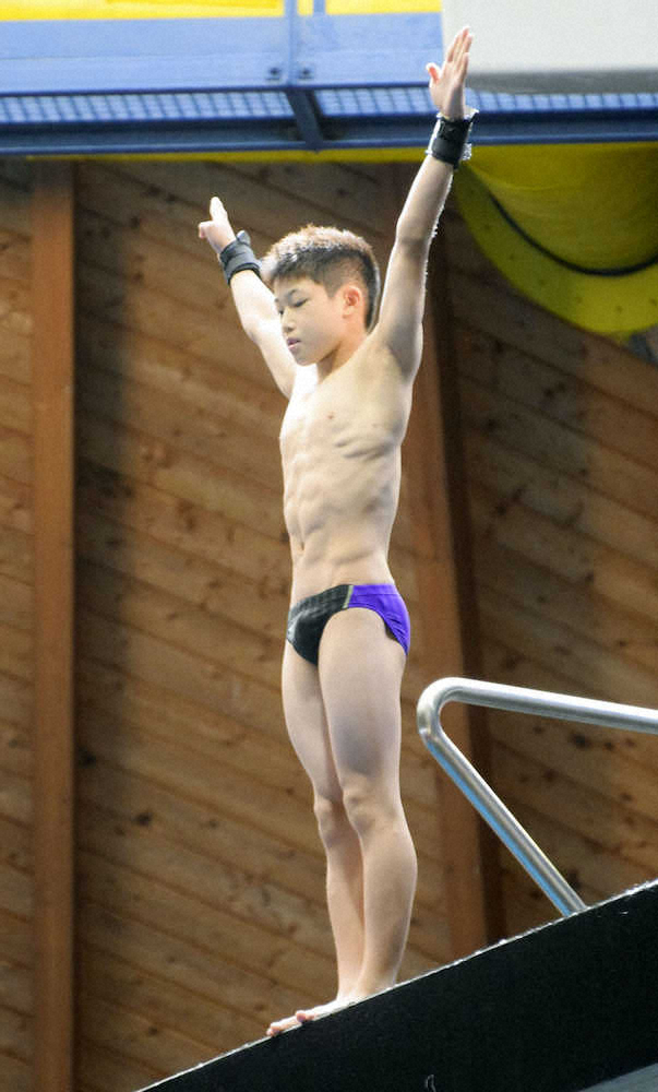 【画像・写真】男子飛び込み　玉井7位通過　国際大会デビュー戦
