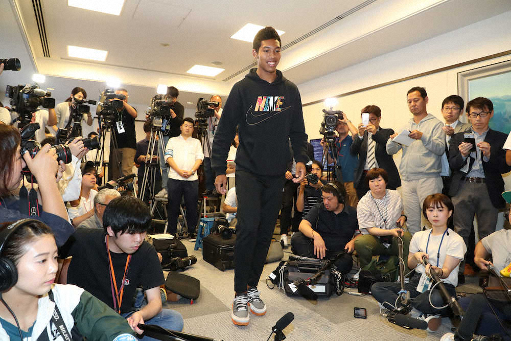 【画像・写真】サニブラウン　再び短距離2冠へ意欲「勝利もタイムも」　日本選手権へ帰国