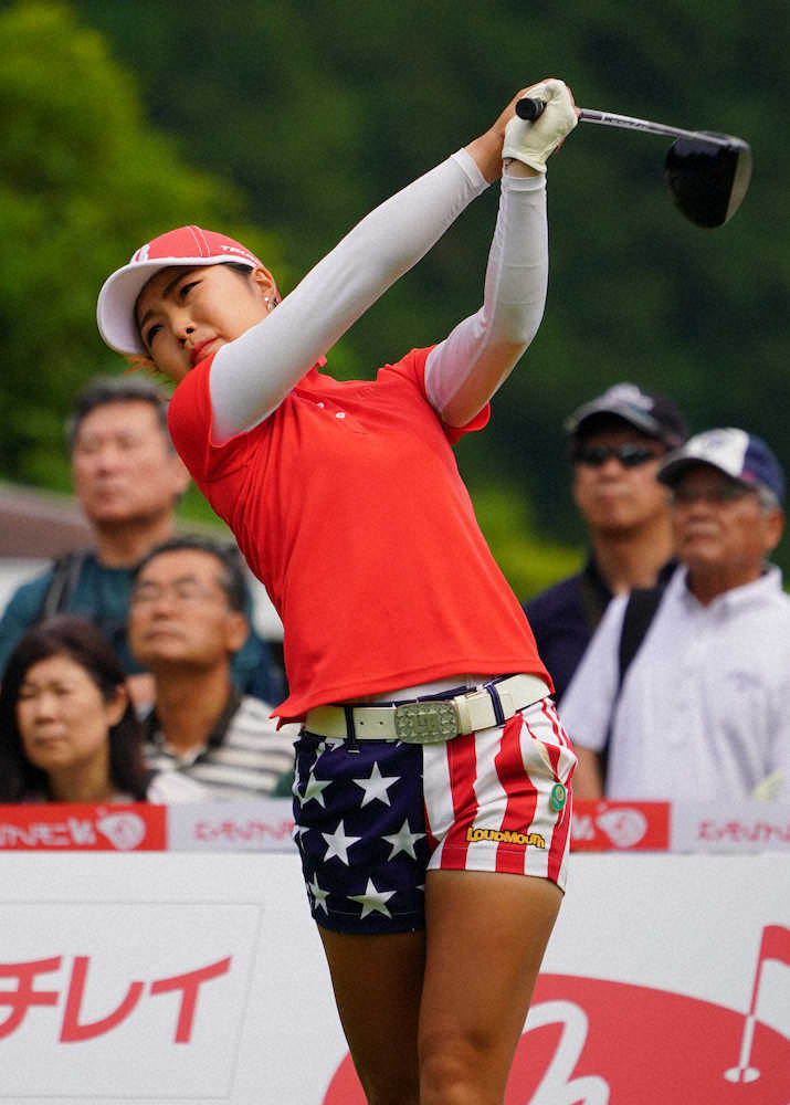 【画像・写真】黄金世代　彩華、初首位発進　パット悩み消え自己タイ67