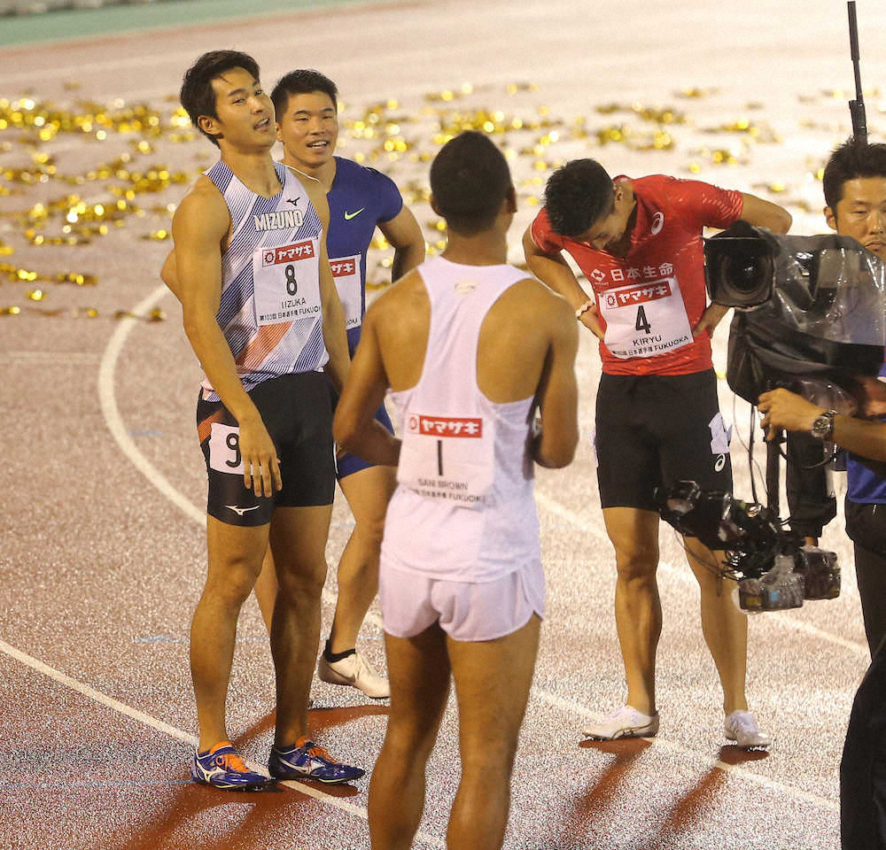 男子100メートル決勝、サニブラウン（手前）に敗れた（左から）飯塚翔太、小池祐貴、桐生（撮影・岡田　丈靖）