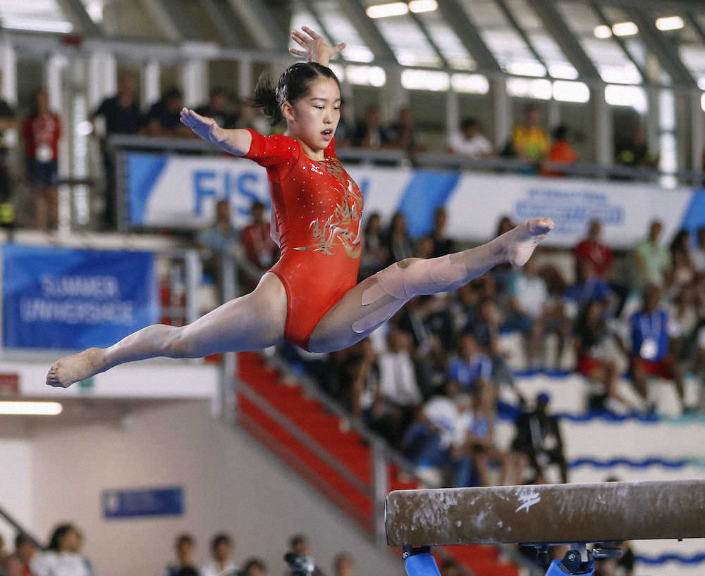 体操種目別決勝の女子平均台で優勝した畠田瞳