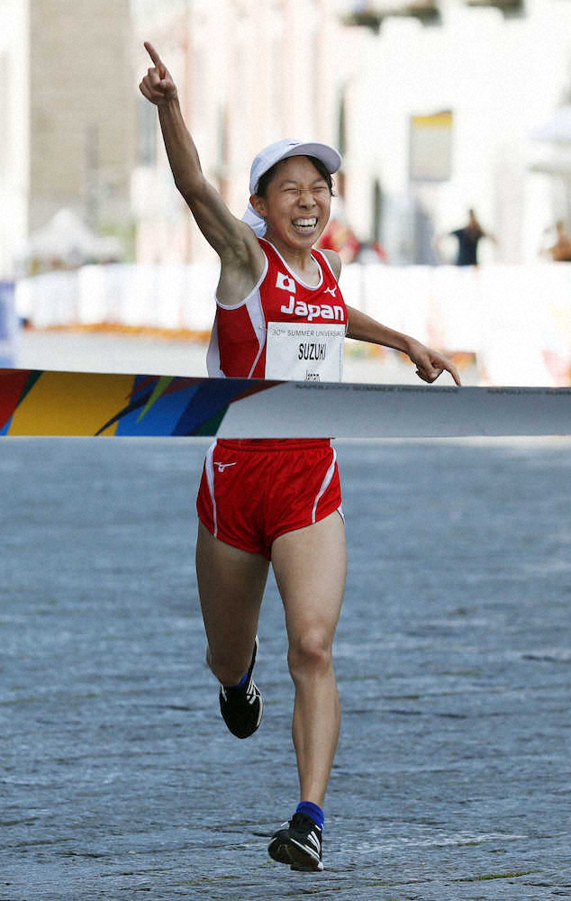 女子ハーフマラソンで優勝した鈴木
