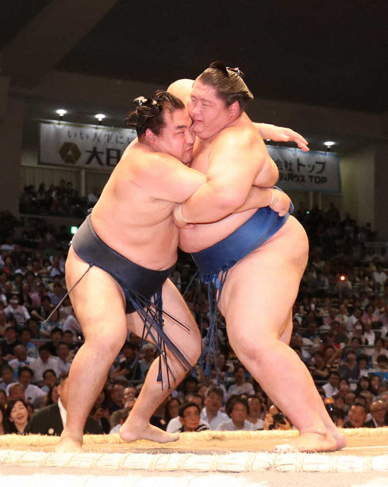【画像・写真】鶴竜、無敗の10連勝　安美錦の引退に「ある意味、壁だった」