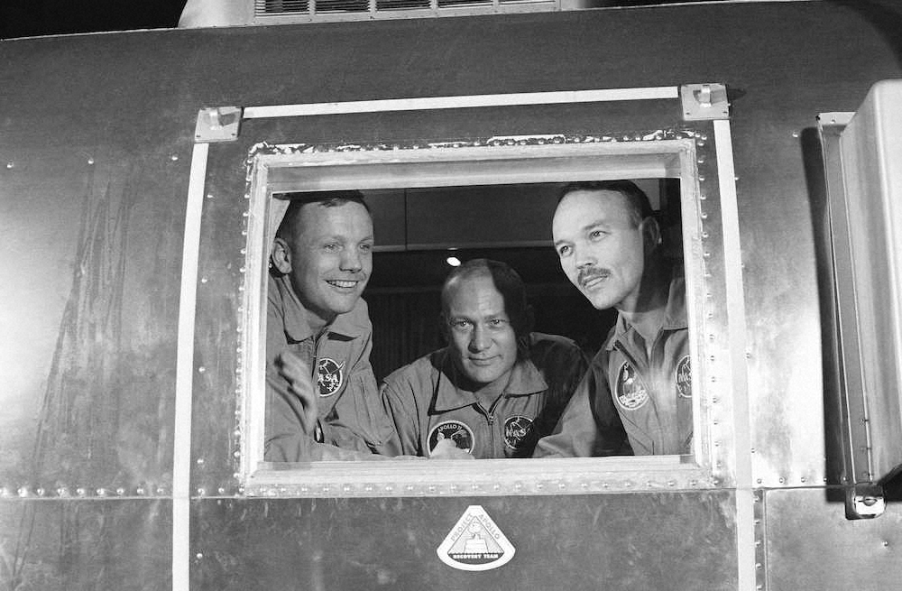 アポロ11号の搭乗員。左端がアームストロング船長（AP）