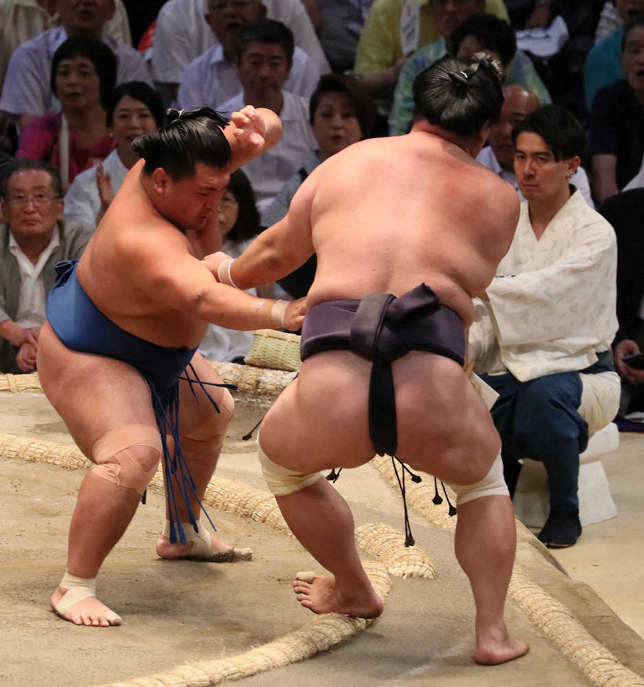 【画像・写真】照強2敗追走　2横綱と堂々V争い、小兵幕尻自己新10勝