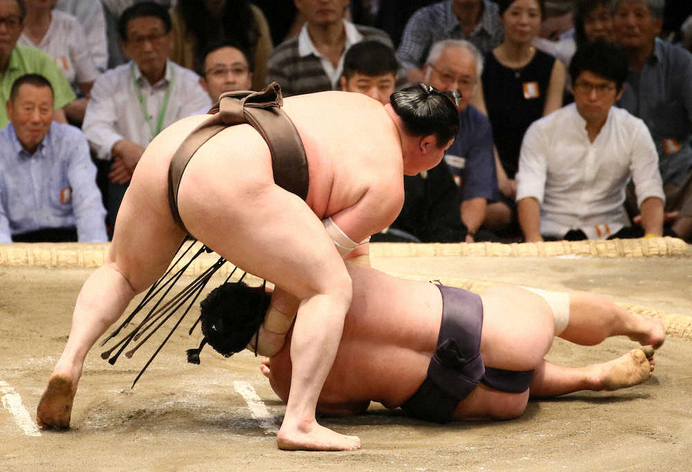 【画像・写真】高田川審判部副部長　首位に並んだ白鵬の余計な動作に「見苦しい」