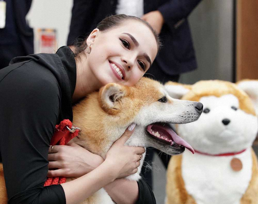 【画像・写真】ザギトワ　今季のSP披露「自分なりに頑張って実らない愛を表現」　マサルは秋田犬の大会で優勝と明かす