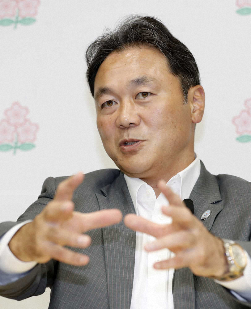 ラグビーのプロリーグ構想について発表した日本ラグビー協会の清宮克幸副会長