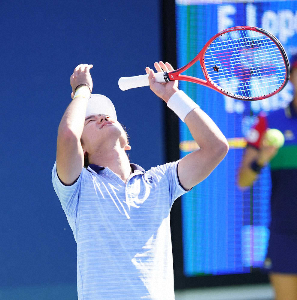 【画像・写真】西岡は2回戦敗退　第1セット先取も逆転負け　ラケット破壊で警告も