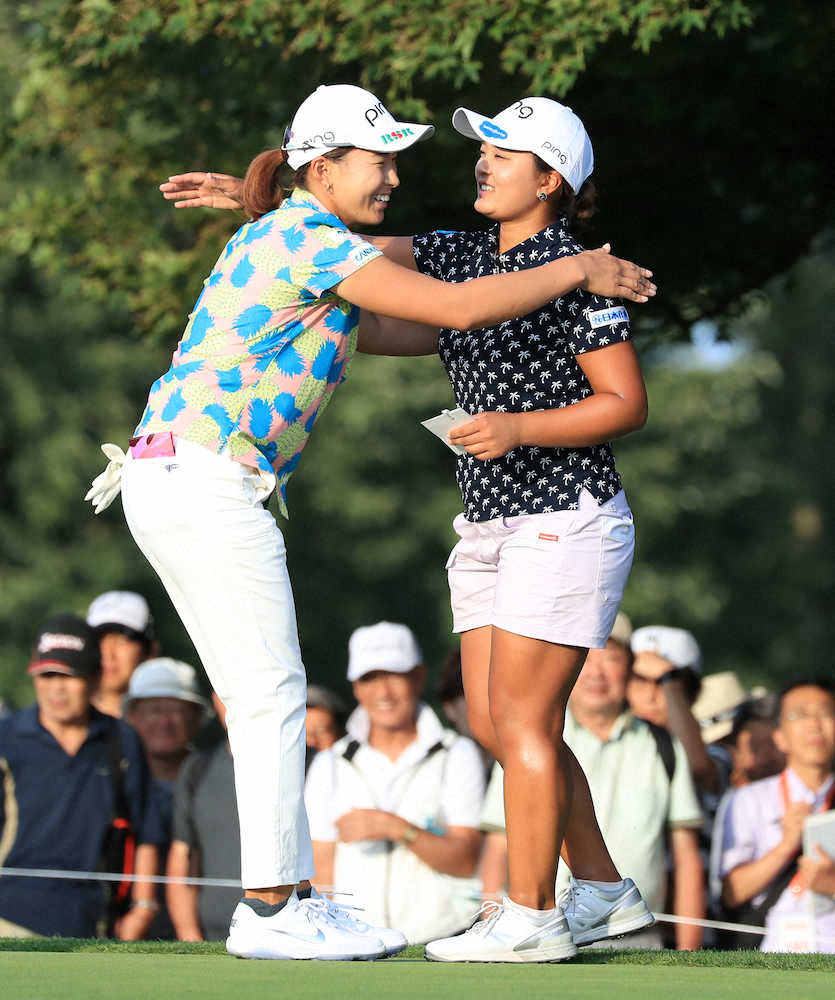 【画像・写真】鈴木愛　5アンダー67で回り首位浮上「久しぶりにいいゴルフ」