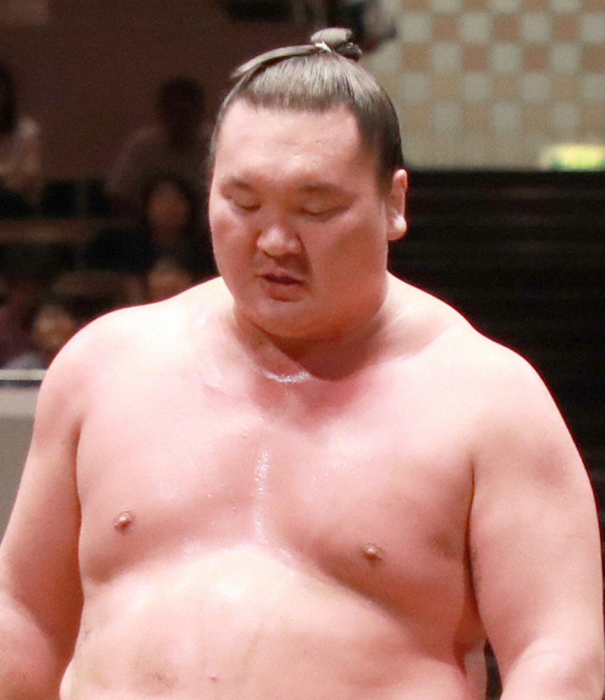 【画像・写真】白鵬、テーマは「重さ」　11キロ重い宝富士に10番全勝