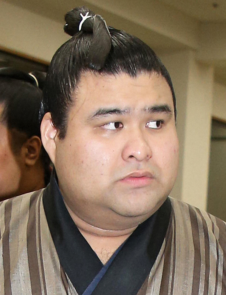 【画像・写真】左肘負傷の高安、1カ月加療必要　九州場所はカド番