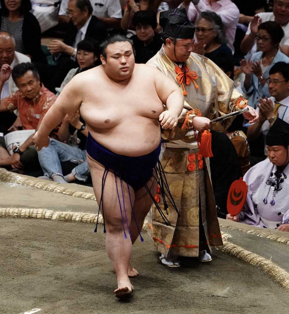 【画像・写真】隠岐の海、初の中日勝ち越しで単独トップキープ　貴景勝連敗ストップ！大関復帰へM4