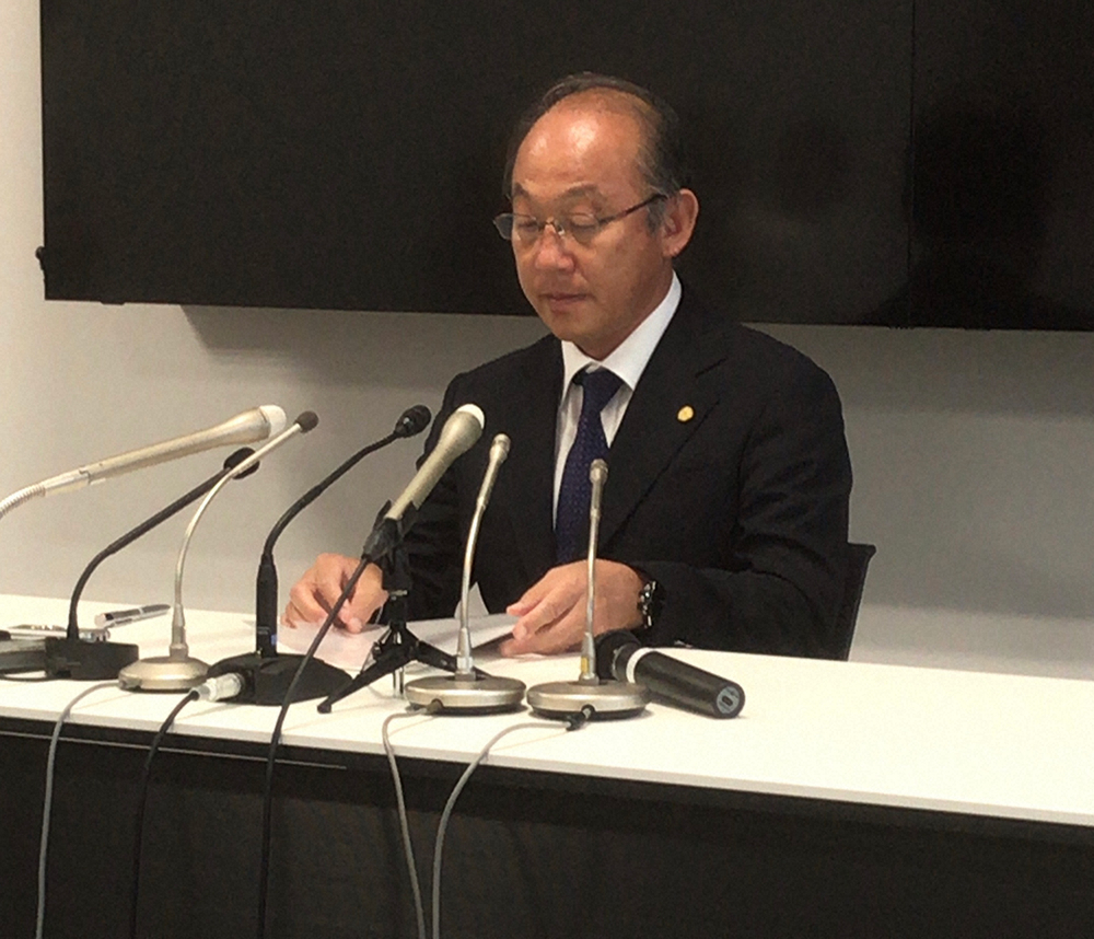 右代の世界陸上非承認について説明する日本陸連の麻場強化委員長