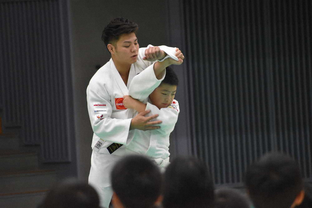 【画像・写真】阿部兄妹　子どもたち200人に柔道指導　「楽しむことも努力も忘れずに」とエール