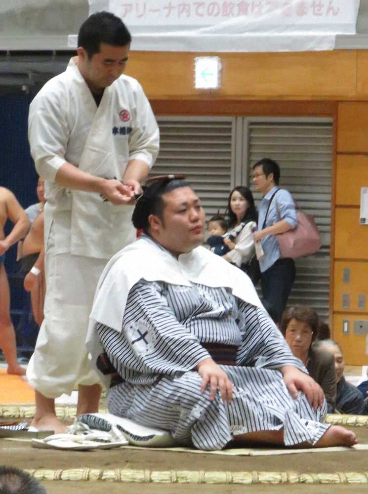 【画像・写真】鶴竜　ラグビー日本の南ア戦“金星”を期待　稲垣と同郷の豊山「メンタル強い」