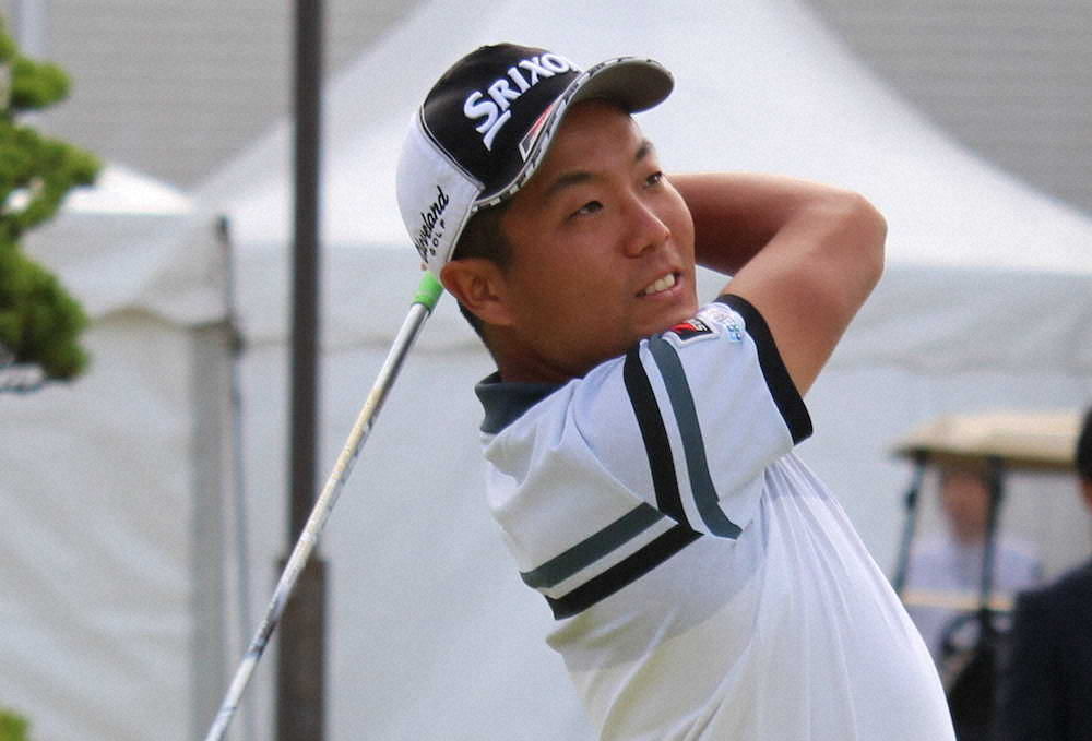 日本オープンゴルフ開幕へ向けプロアマ競技で調整する昨年覇者の稲森