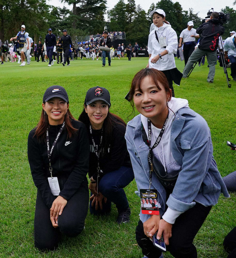 【画像・写真】ウッズ、6年ぶり日本でプレー　観戦の渋野は“生ウッズ”に熱視線