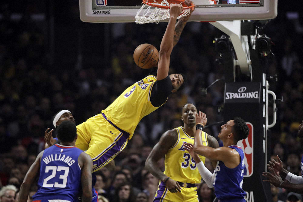 【画像・写真】LA対決はクリッパーズの勝ち　レナード30得点　レイカーズの初戦は黒星