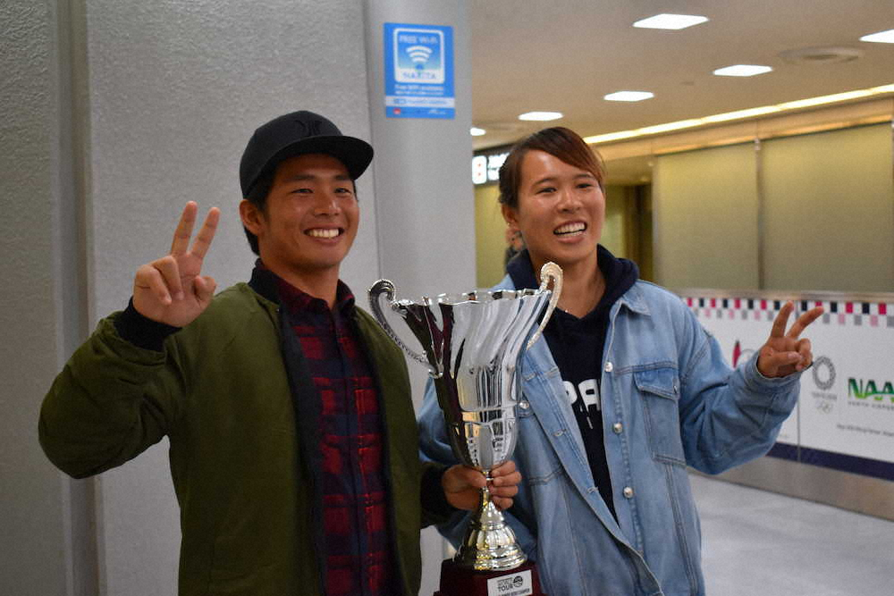姉でボディーボート年間世界チャンピオンの大原沙莉（右）と、弟でサーフィン東京五輪代表候補の洋人（左）