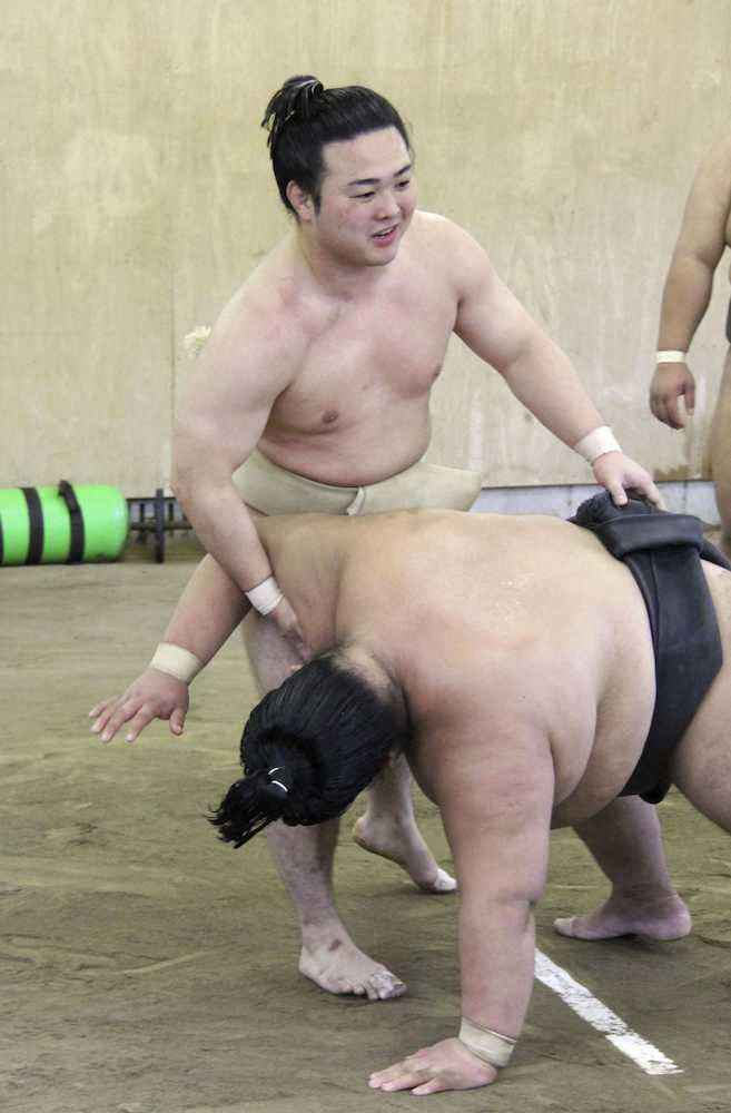 【画像・写真】炎鵬　多彩な動き披露　出稽古は思案中「手の内は見せたくない」